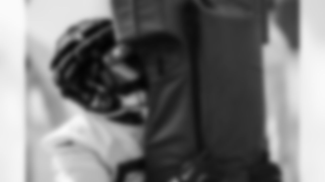 TAMPA, FL - December 04, 2025 - Inside Linebacker Lavonte David #54 of the Tampa Bay Buccaneers during practice at AdventHealth Training Center. Photo By Tori Richman/Tampa Bay Buccaneers