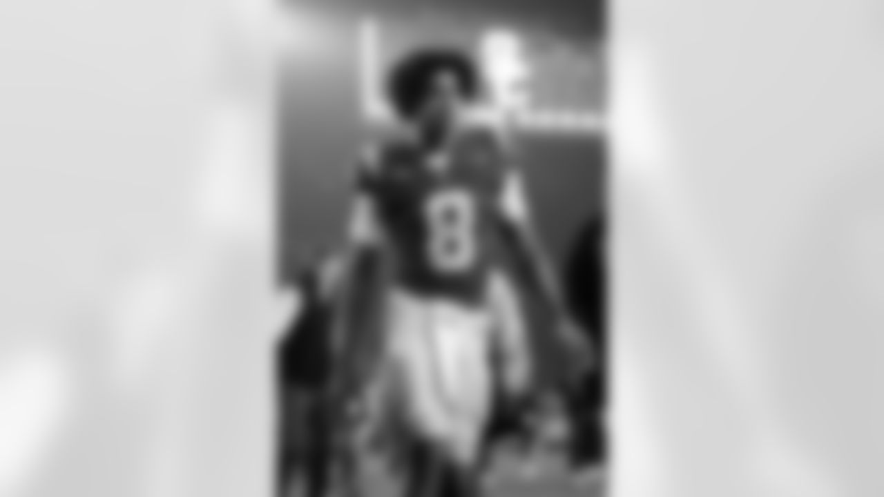 Southern California wide receiver Ja'Kobi Lane (8) walks back to the locker room after an NCAA college football game against UCLA Saturday, Nov. 29, 2025, in Los Angeles. (AP Photo/Kyusung Gong)