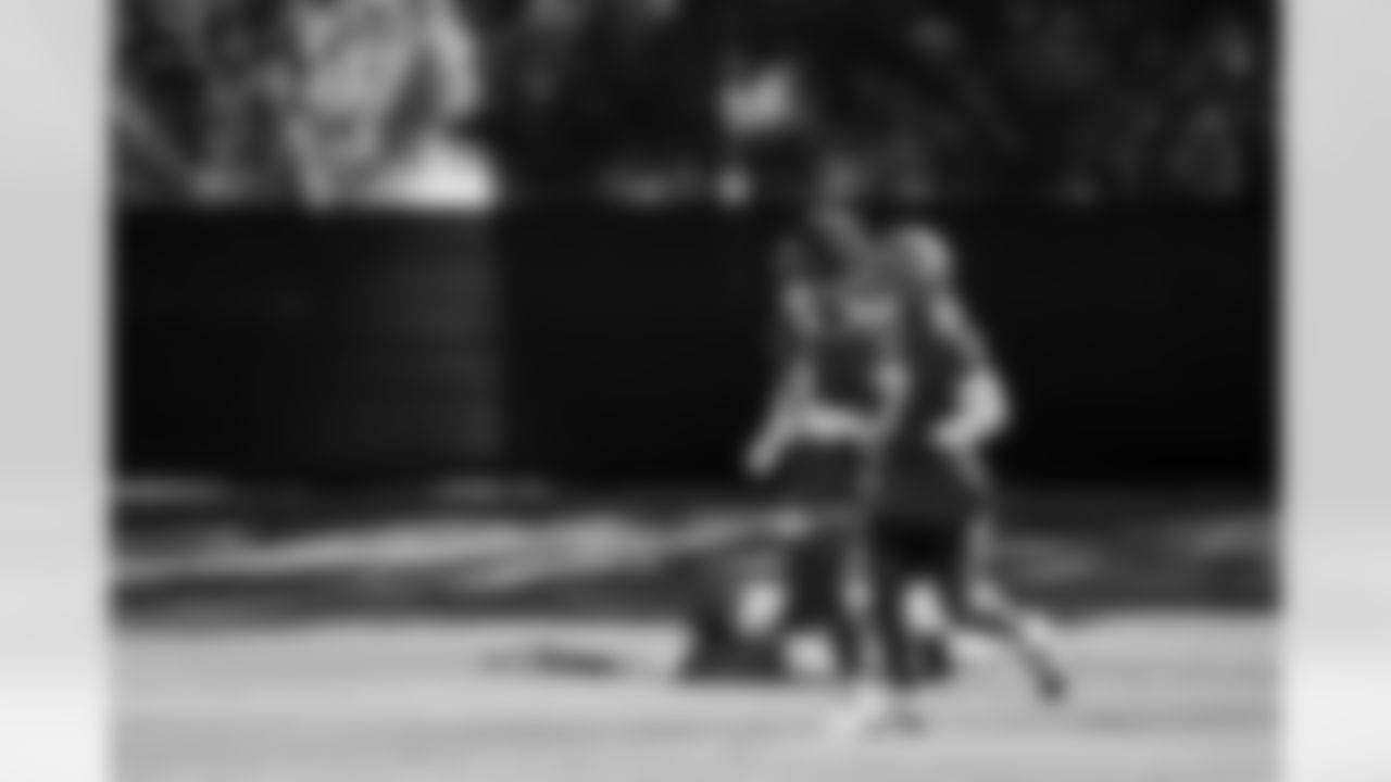 TAMPA, FL - November 20, 2025 - Running Back Rachaad White #1 and Running Back Bucky Irving #7 of the Tampa Bay Buccaneers during practice at AdventHealth Training Center. Photo By Tori Richman/Tampa Bay Buccaneers