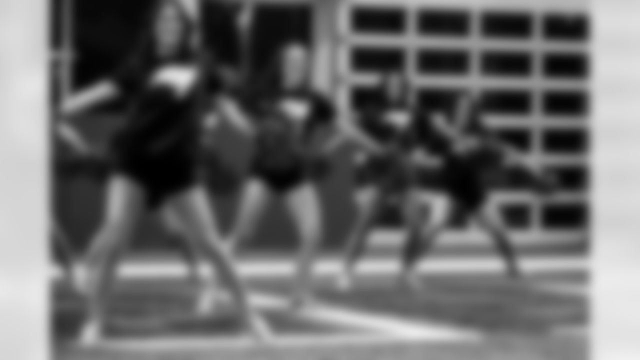 TAMPA, FL - December 04, 2025 - Tampa Bay Buccaneers Cheerleaders field rehearsal at AdventHealth Training Center. Photo By Tori Richman/Tampa Bay Buccaneers