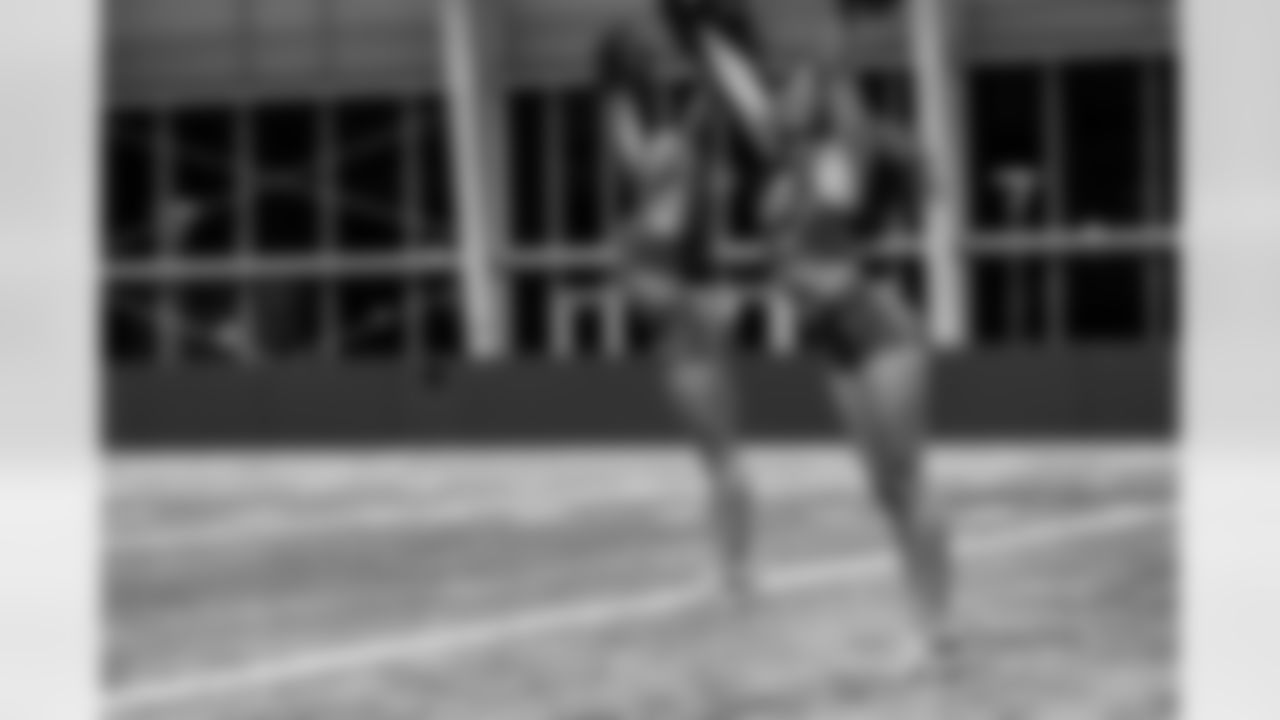 TAMPA, FL - January 02, 2026 - Tampa Bay Buccaneers Cheerleaders field rehearsal at AdventHealth Training Center. Photo By Tori Richman/Tampa Bay Buccaneers