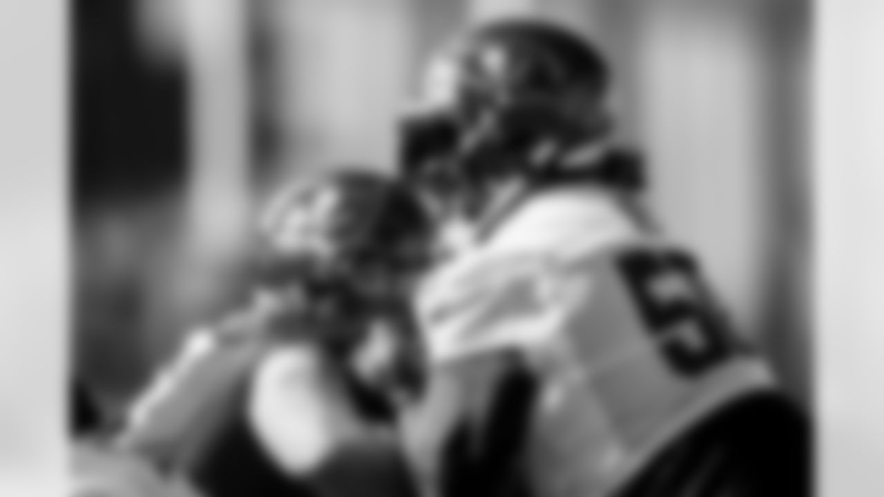 TAMPA, FL - December 31, 2025 - Week 18 Practice at AdventHealth Training Center. Photo By Tori Richman/Tampa Bay Buccaneers