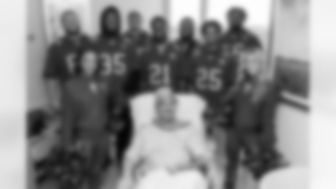 TAMPA, FL - October 14, 2025 - The Tampa Bay Buccaneers Rookie Club visits Moffitt Cancer Center. Photo By Vita Vea/Tampa Bay Buccaneers