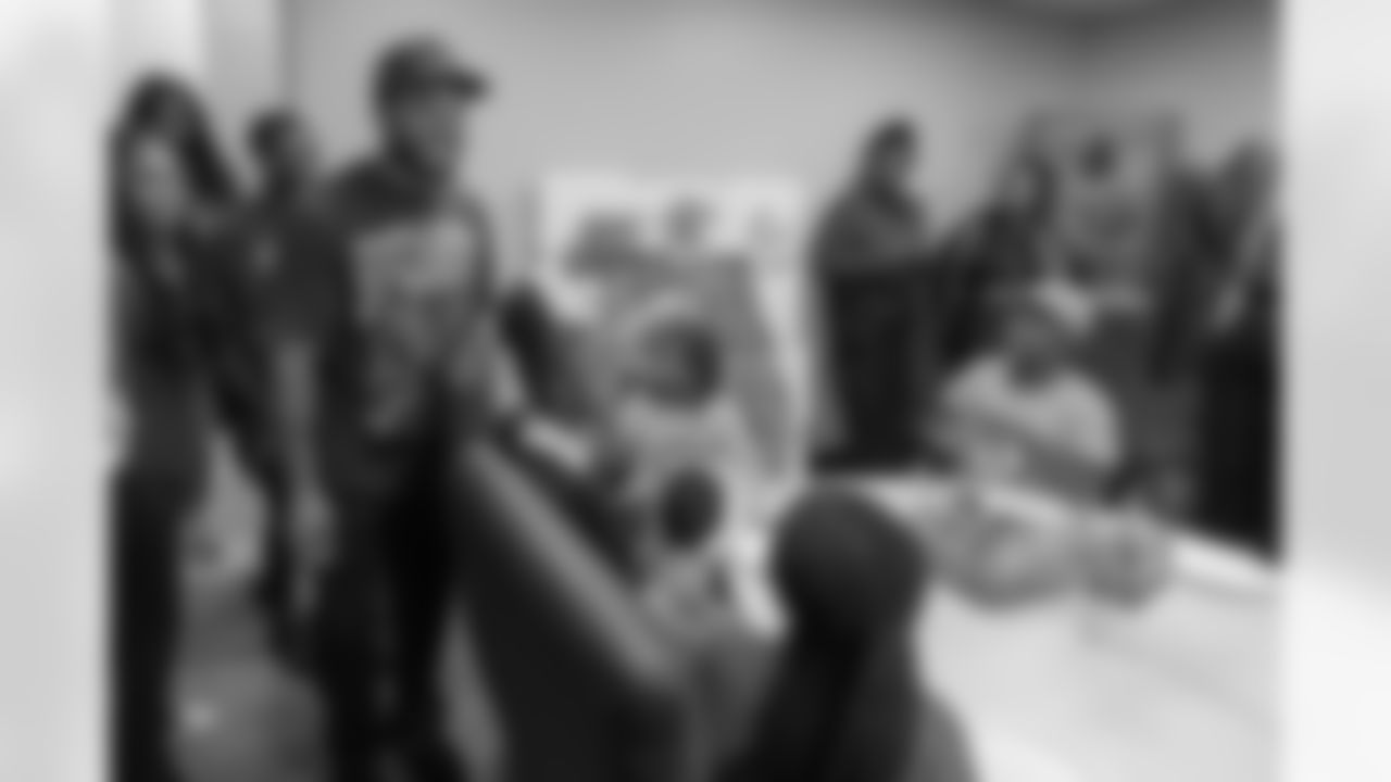 TAMPA, FL - December 16, 2025 - Antoine Winfield Jr. Holiday Shopping Spree at Dick's House of Sport International Plaza. Photo By Mike Carlson/Tampa Bay Buccaneers