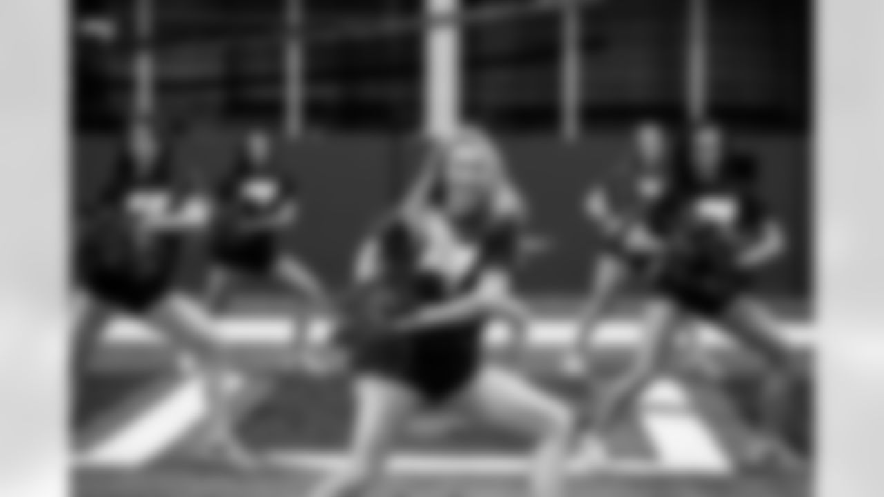 TAMPA, FL - December 04, 2025 - Tampa Bay Buccaneers Cheerleaders field rehearsal at AdventHealth Training Center. Photo By Tori Richman/Tampa Bay Buccaneers