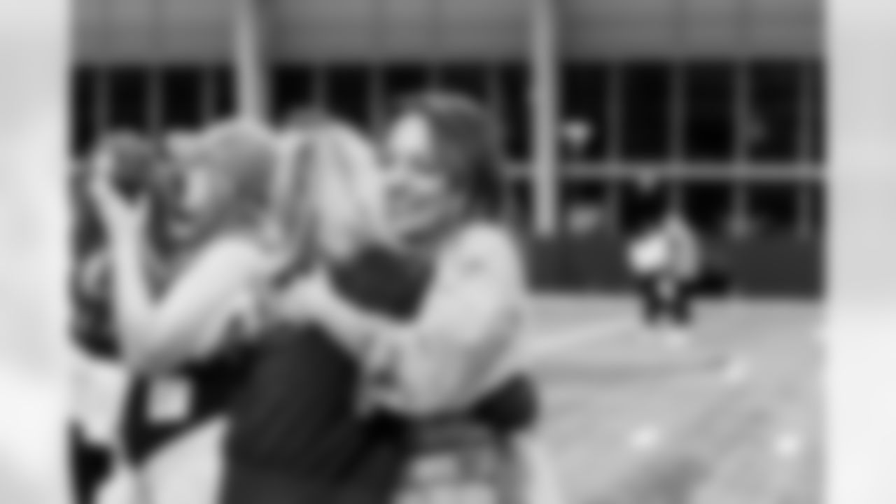 TAMPA, FL - November 19, 2025 - Tampa Bay Buccaneers Cheerleaders and Alumni during Field Rehearsal at AdventHealth Training Center. Photo By Tori Richman/Tampa Bay Buccaneers