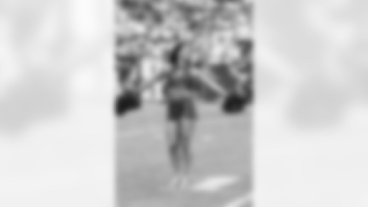 TAMPA, FL - December 07, 2025 - The Tampa Bay Buccaneers and New Orleans Saints during a regular season game at Raymond James Stadium. The Bucs lost the game, 24-20. Photo By Tori Richman/Tampa Bay Buccaneers