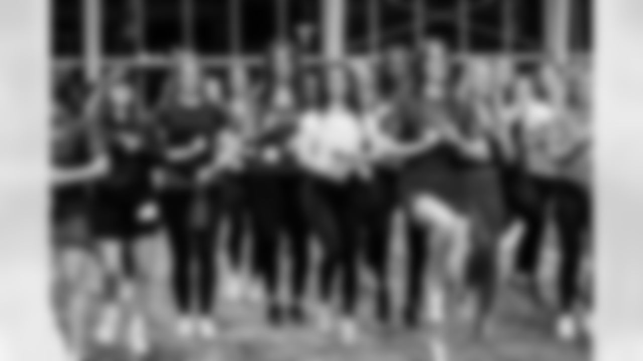 TAMPA, FL - November 19, 2025 - Tampa Bay Buccaneers Cheerleaders and Alumni during Field Rehearsal at AdventHealth Training Center. Photo By Tori Richman/Tampa Bay Buccaneers