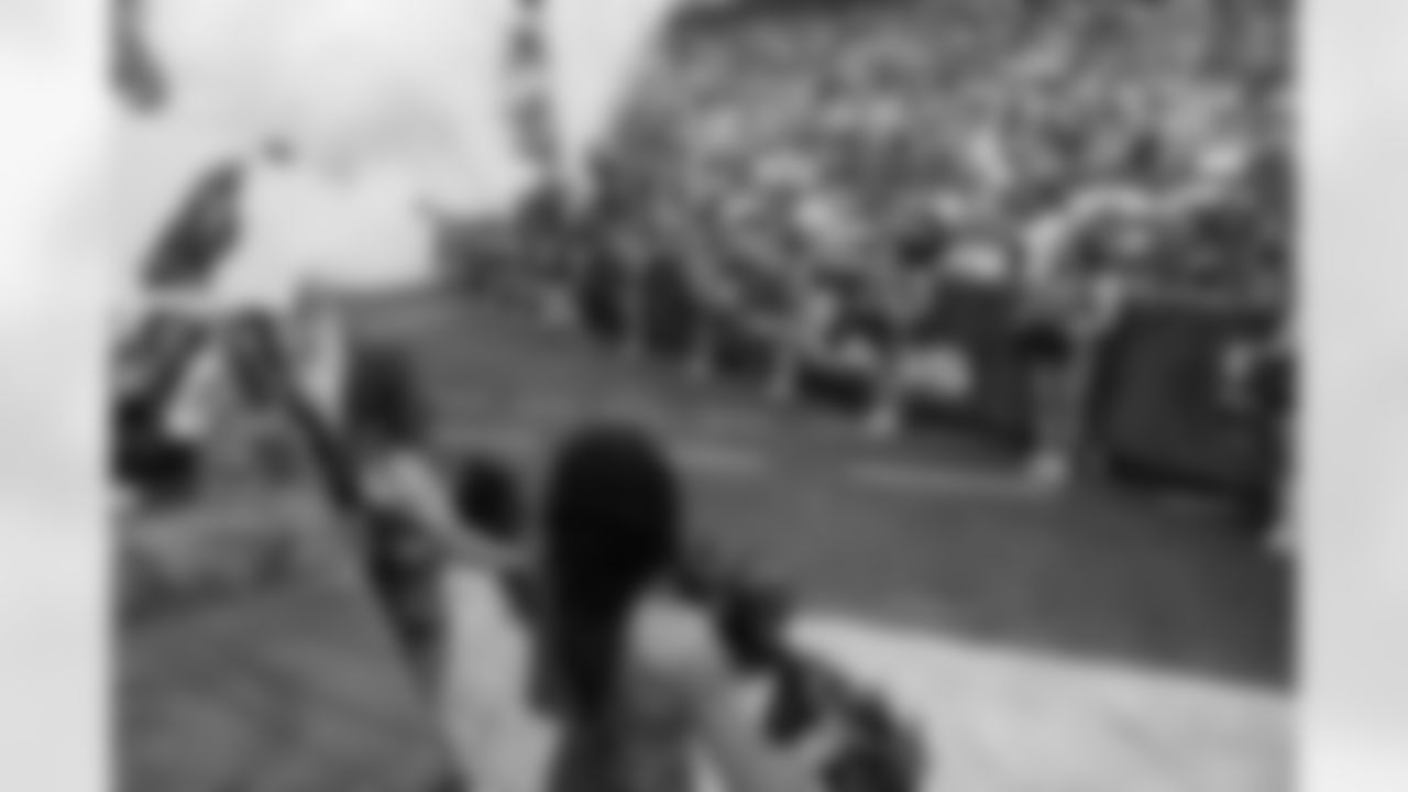 TAMPA, FL - January 03, 2026 - The Carolina Panthers and Tampa Bay Buccaneers play a regular season game at Raymond James Stadium. The Bucs won the game, 16-14. Photo By Doug DeFelice/Tampa Bay Buccaneers