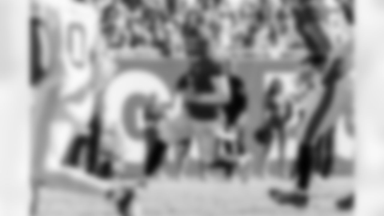 TAMPA, FL - November 30, 2025 - Quarterback Baker Mayfield #6 of the Tampa Bay Buccaneers during the game between the Arizona Cardinals and Tampa Bay Buccaneers. The Bucs won the game, 20-17. Photo By Doug DeFelice/Tampa Bay Buccaneers