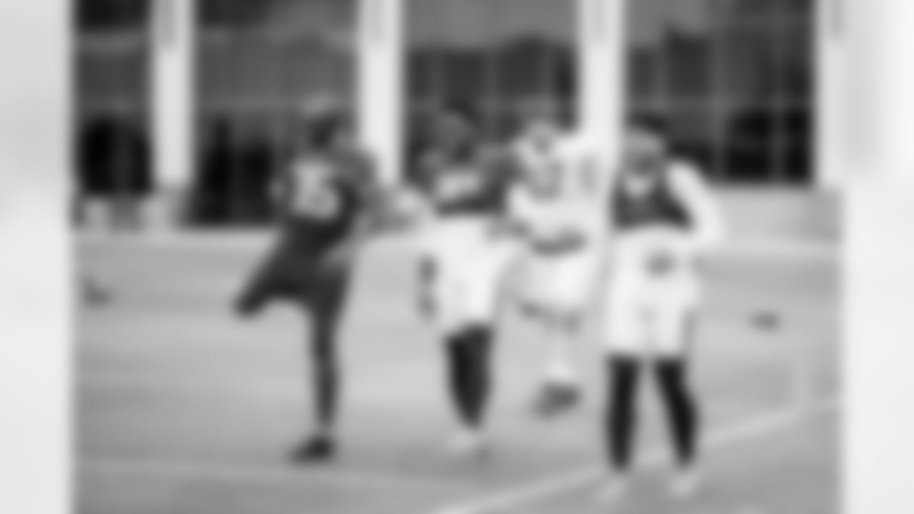 TAMPA, FL - November 06, 2025 - Cornerback Jamel Dean #35, Cornerback Benjamin Morrison #21 and Safety Antoine Winfield Jr. #31 of the Tampa Bay Buccaneers during practice at AdventHealth Training Center. Photo By Tori Richman/Tampa Bay Buccaneers