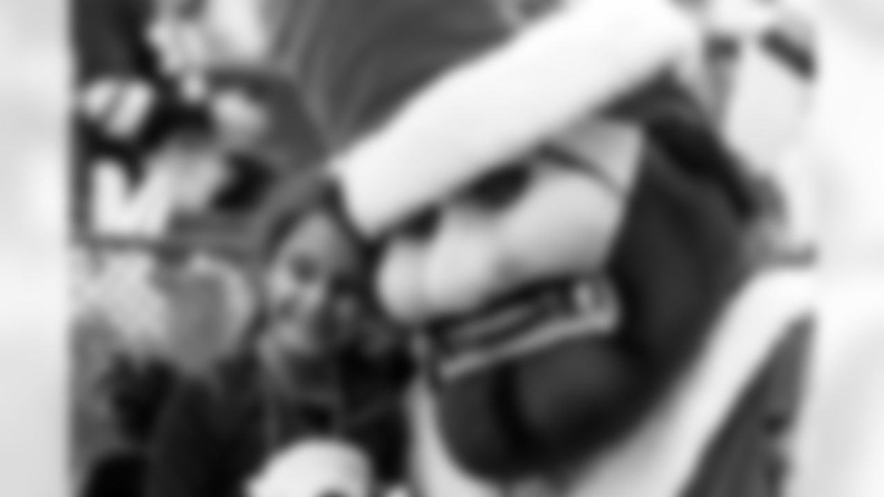 TAMPA, FL - December 15, 2025 - The Tampa Bay Buccaneers offensive line hosts the annual 'O-Line Lights Up Christmas' event providing holiday shopping sprees for local children. Photo By Kyle Zedaker/Tampa Bay Buccaneers