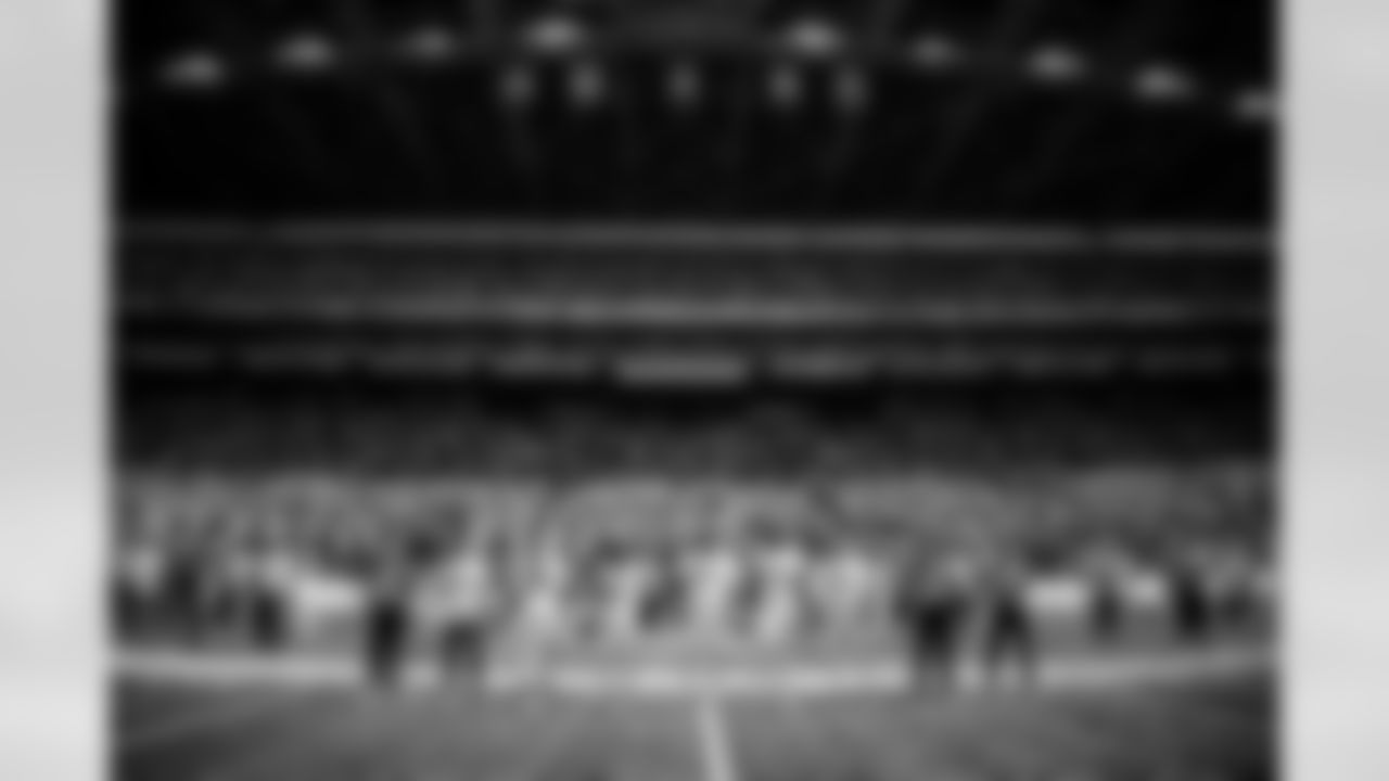 SEATTLE, WA - October 05, 2025 - Buccaneers Legend Mike Alstott, Inside Linebacker Lavonte David #54, Safety Antoine Winfield Jr. #31, Defensive Tackle Vita Vea #50, Tackle Tristan Wirfs #78 and Quarterback Baker Mayfield #6 of the Tampa Bay Buccaneers before the game between the Tampa Bay Buccaneers and Seattle Seahawks. The Bucs won the game, 38-35. Photo By Tori Richman/Tampa Bay Buccaneers