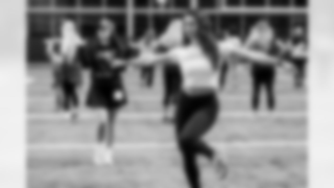 TAMPA, FL - November 19, 2025 - Tampa Bay Buccaneers Cheerleaders and Alumni during Field Rehearsal at AdventHealth Training Center. Photo By Tori Richman/Tampa Bay Buccaneers