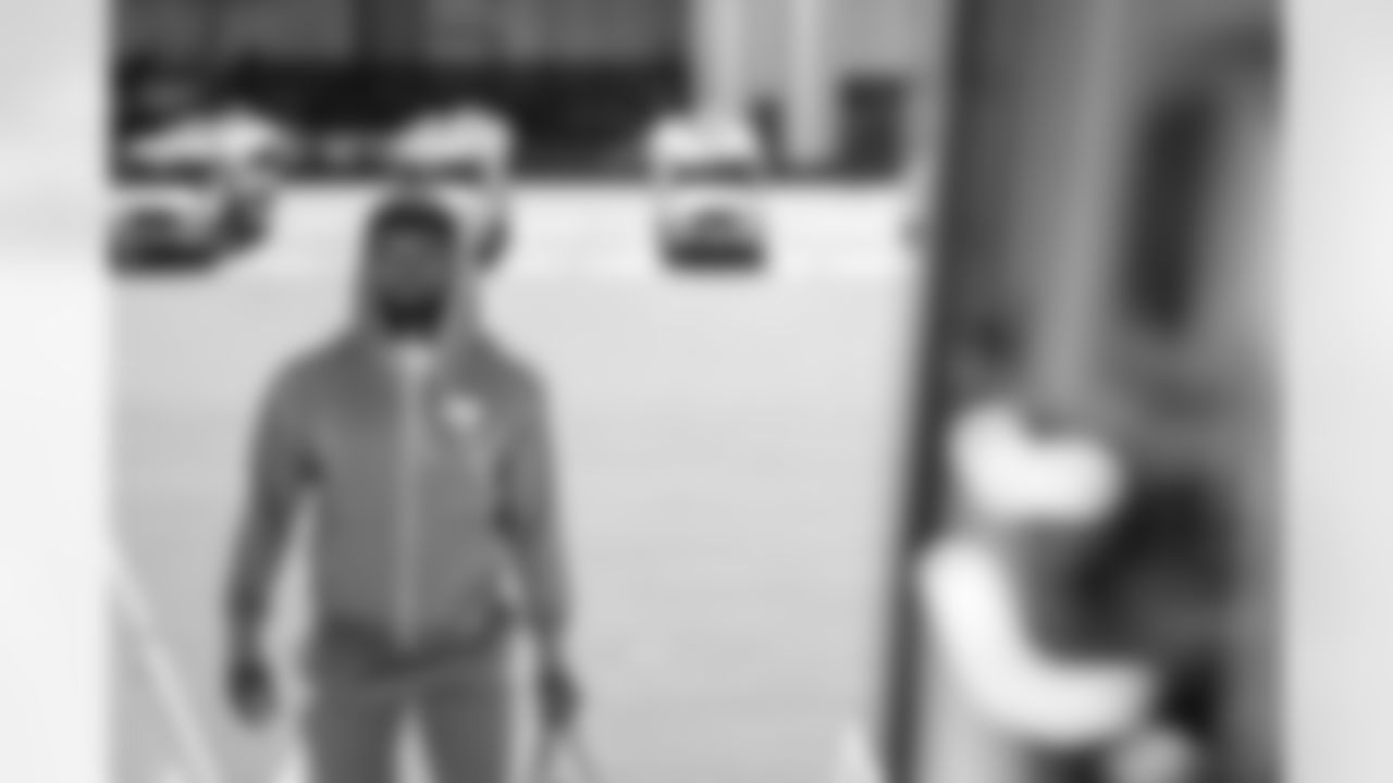 TAMPA, FL - November 15, 2025 - Defensive Back Josh Hayes #32 of the Tampa Bay Buccaneers departs before the Bucs' game against the Buffalo Bills. Photo By Tori Richman/Tampa Bay Buccaneers