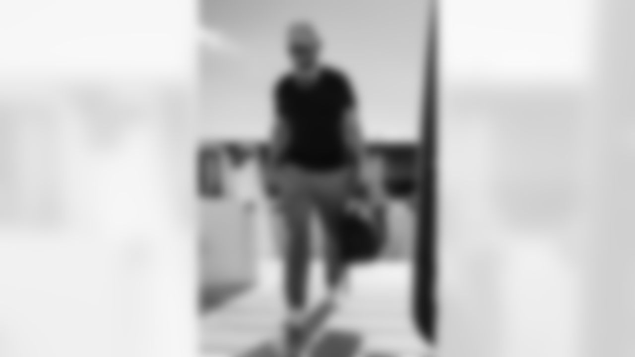 TAMPA, FL - December 27, 2025 - Quarterback Baker Mayfield #6 of the Tampa Bay Buccaneers departs Tampa for a Week 17 game against the Miami Dolphins. Photo By Tori Richman/Tampa Bay Buccaneers