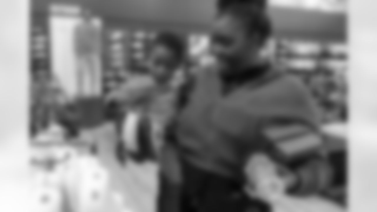 TAMPA, FL - December 16, 2025 - Antoine Winfield Jr. Holiday Shopping Spree at Dick's House of Sport International Plaza. Photo By Mike Carlson/Tampa Bay Buccaneers