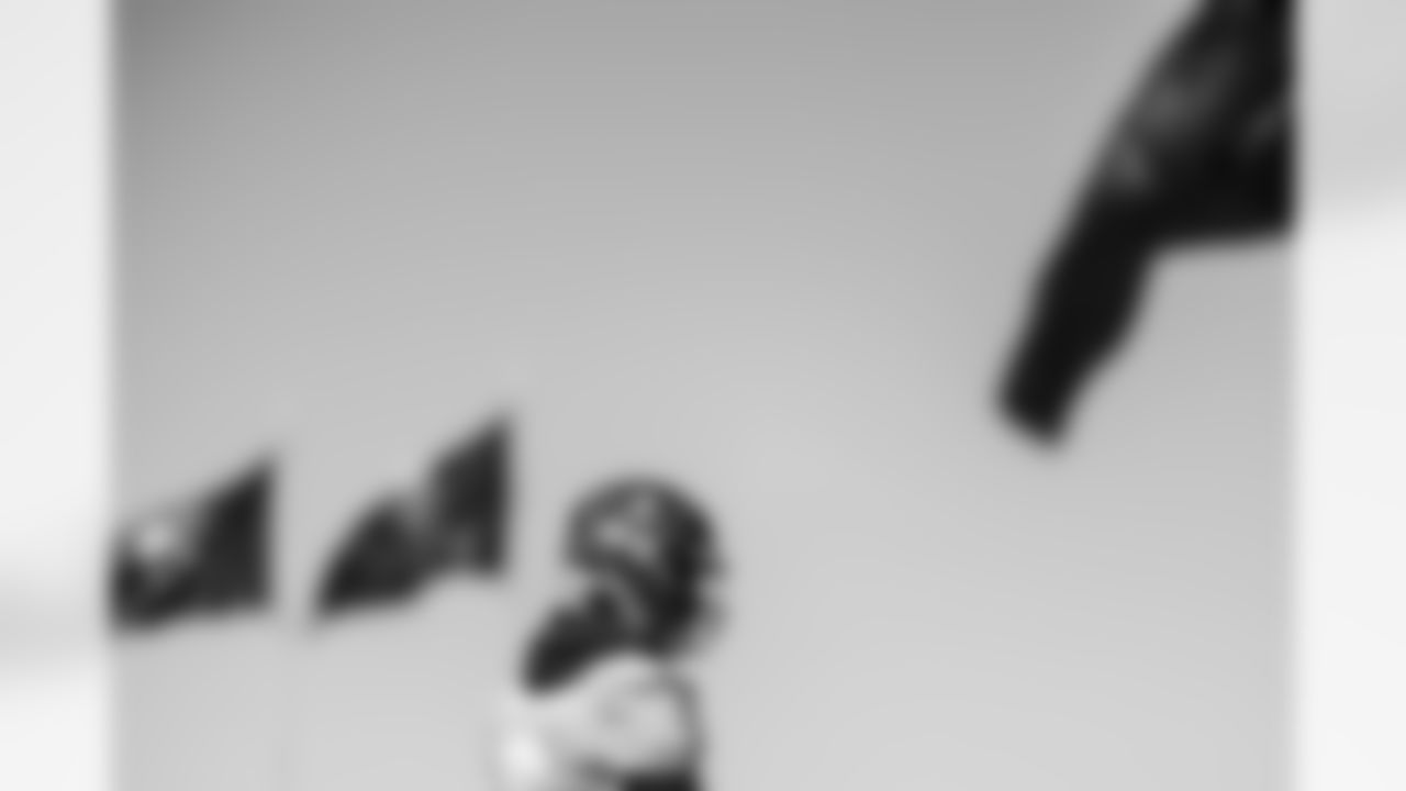 TAMPA, FL - December 31, 2025 - Week 18 Practice at AdventHealth Training Center. Photo By Tori Richman/Tampa Bay Buccaneers