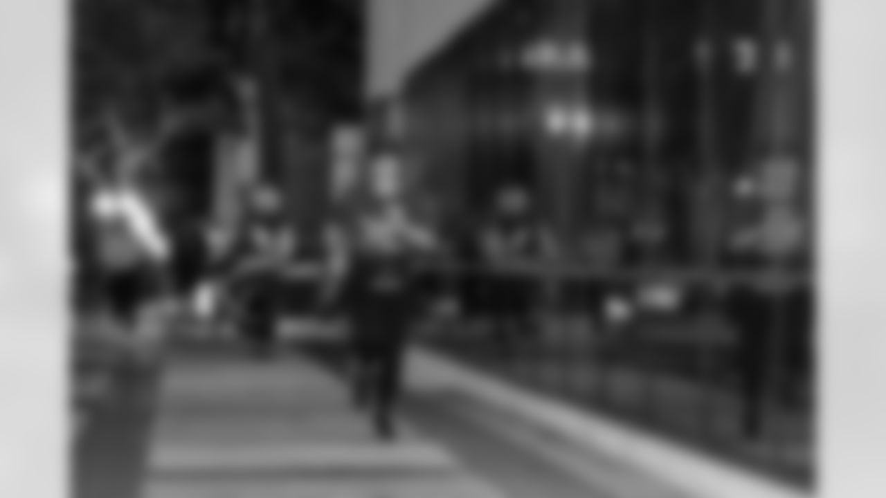 ST. PETERSBURG, FL - November 13, 2025 - Participants during "Bucs Run" Raise The Flags event with Pinellas Run Club at Park & Rec in St. Petersburg. Photo By Doug DeFelice/Tampa Bay Buccaneers