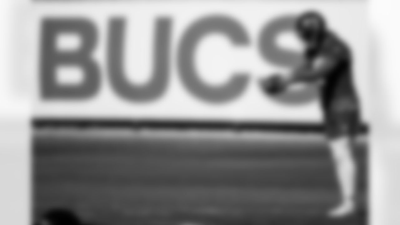 TAMPA, FL - November 28, 2025 - Punter Riley Dixon #9 of the Tampa Bay Buccaneers during practice at AdventHealth Training Center. Photo By Kyle Zedaker/Tampa Bay Buccaneers