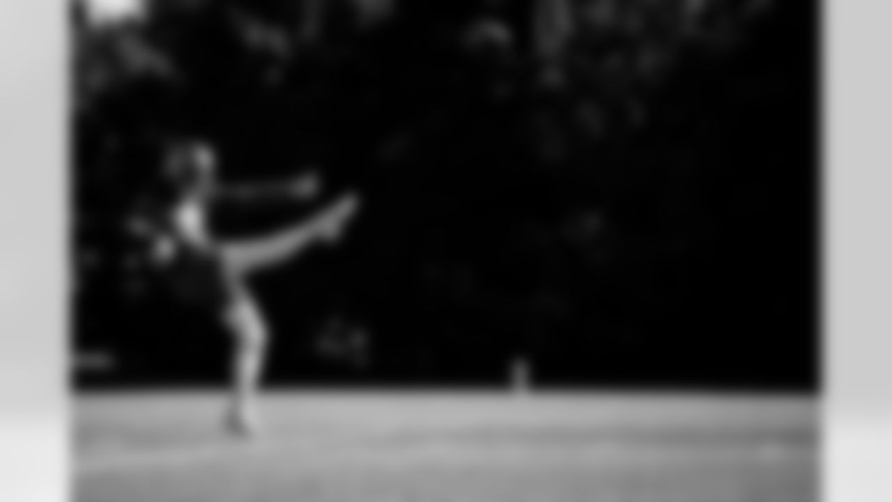 TAMPA, FL - December 31, 2025 - Week 18 Practice at AdventHealth Training Center. Photo By Tori Richman/Tampa Bay Buccaneers