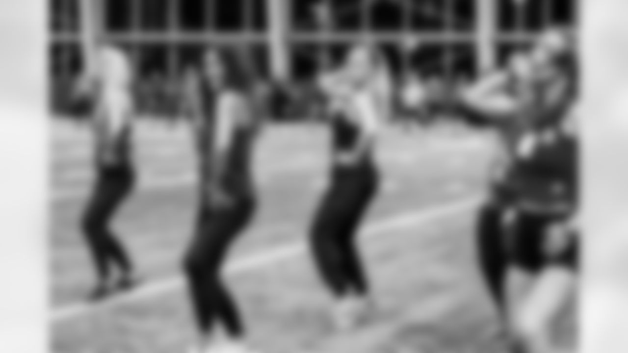 TAMPA, FL - November 19, 2025 - Tampa Bay Buccaneers Cheerleaders and Alumni during Field Rehearsal at AdventHealth Training Center. Photo By Tori Richman/Tampa Bay Buccaneers