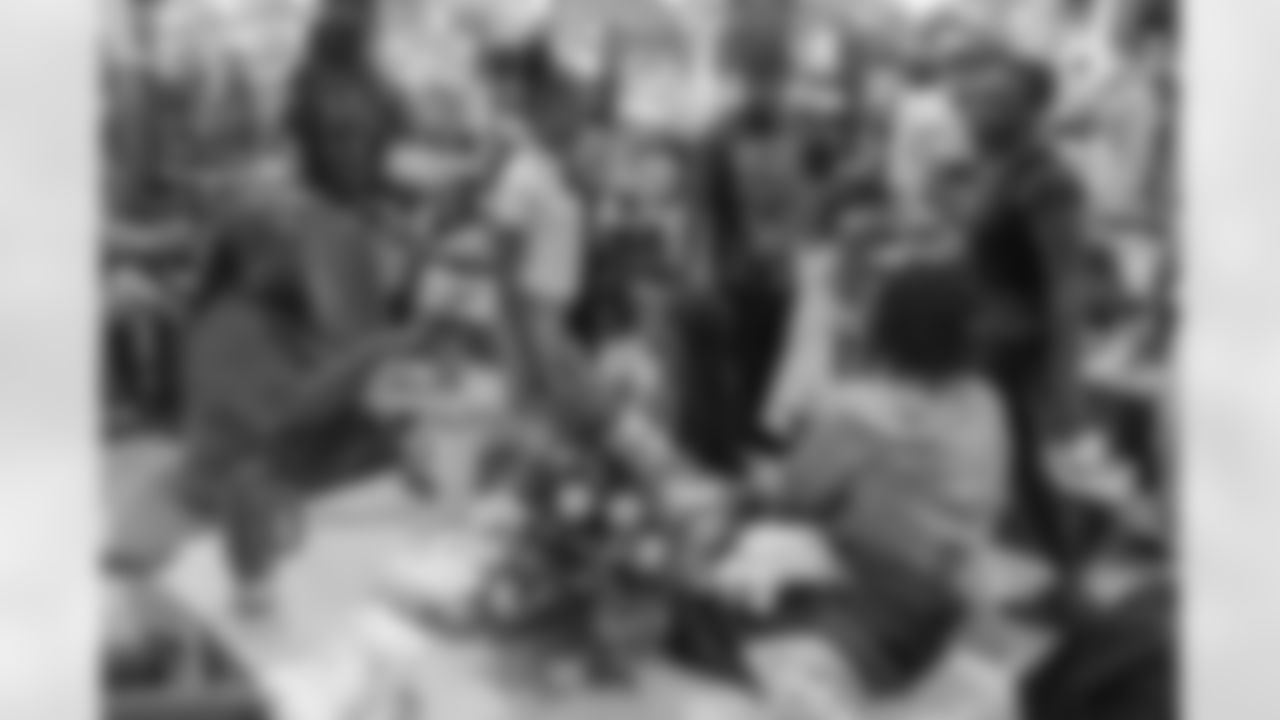 TAMPA, FL - December 16, 2025 - Antoine Winfield Jr. Holiday Shopping Spree at Dick's House of Sport International Plaza. Photo By Mike Carlson/Tampa Bay Buccaneers