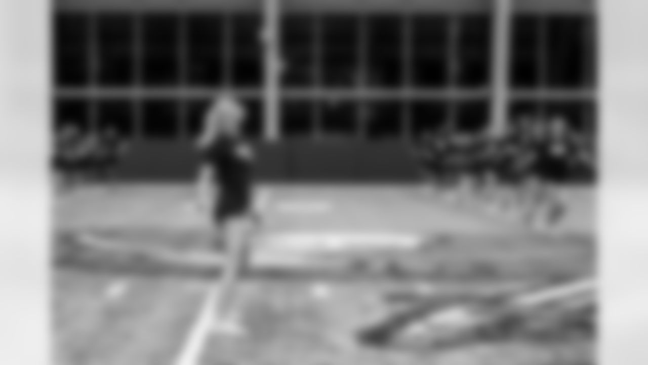 TAMPA, FL - December 04, 2025 - Tampa Bay Buccaneers Cheerleaders field rehearsal at AdventHealth Training Center. Photo By Tori Richman/Tampa Bay Buccaneers