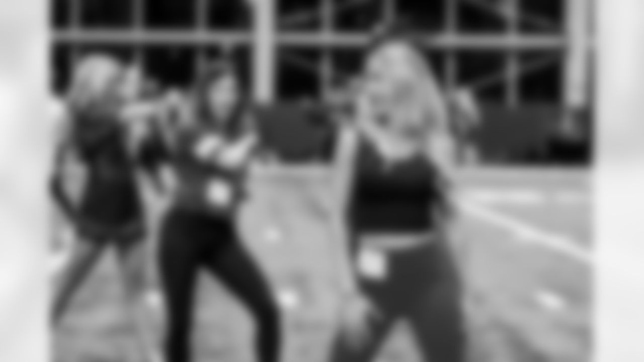 TAMPA, FL - November 19, 2025 - Tampa Bay Buccaneers Cheerleaders and Alumni during Field Rehearsal at AdventHealth Training Center. Photo By Tori Richman/Tampa Bay Buccaneers