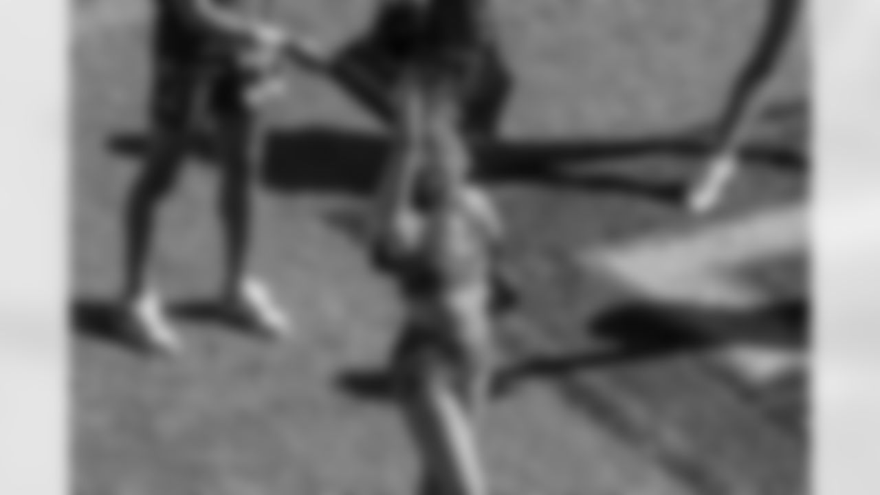 TAMPA, FL - November 30, 2025 - Tampa Bay Buccaneers Cheerleaders during the game between the Arizona Cardinals and Tampa Bay Buccaneers. The Bucs won the game, 20-17. Photo By Mike Carlson/Tampa Bay Buccaneers