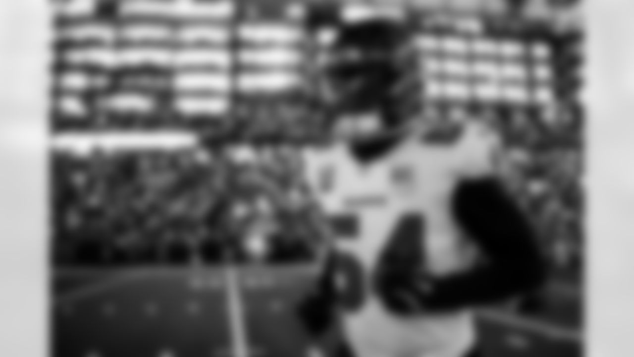 DETROIT, MI - October 20, 2025 - Inside Linebacker Lavonte David #54 of the Tampa Bay Buccaneers before the Monday Night Football game between the Tampa Bay Buccaneers and Detroit Lions. The Bucs lost the game, 24-9. Photo By Kyle Zedaker/Tampa Bay Buccaneers
