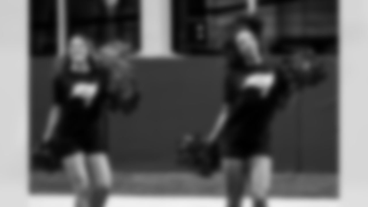 TAMPA, FL - December 04, 2025 - Tampa Bay Buccaneers Cheerleaders field rehearsal at AdventHealth Training Center. Photo By Tori Richman/Tampa Bay Buccaneers