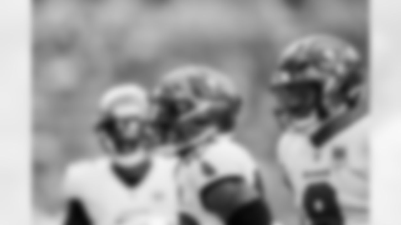 MIAMI GARDENS, FL - December 28, 2025 - Safety Christian Izien #29 of the Tampa Bay Buccaneers during the game between the Tampa Bay Buccaneers and Miami Dolphins. The Bucs lost the game, 20-17. Photo By Tori Richman/Tampa Bay Buccaneers