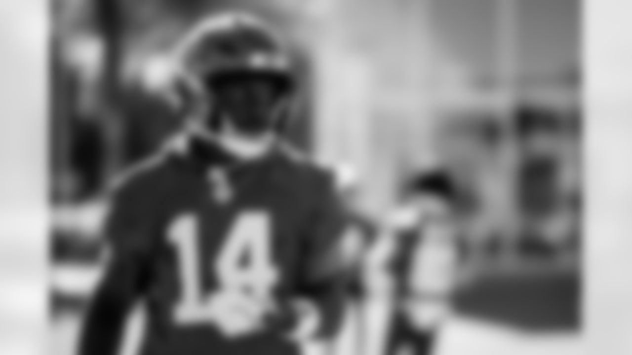 TAMPA, FL - November 13, 2025 - Wide Receiver Chris Godwin Jr. #14 of the Tampa Bay Buccaneers during practice at AdventHealth Training Center. Photo By Kyle Zedaker/Tampa Bay Buccaneers