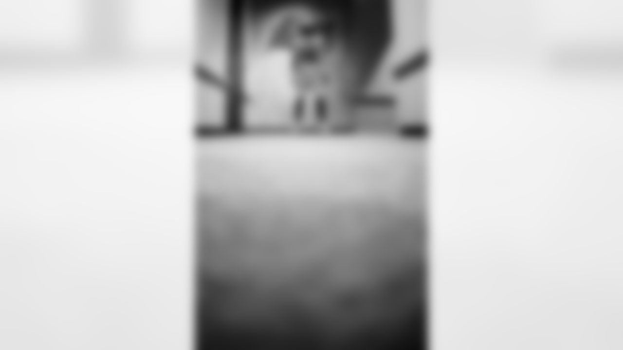 MIAMI GARDENS, FL - December 28, 2025 - Wide Receiver Tez Johnson #15 of the Tampa Bay Buccaneers before the game between the Tampa Bay Buccaneers and Miami Dolphins. The Bucs lost the game, 20-17. Photo By Kyle Zedaker/Tampa Bay Buccaneers