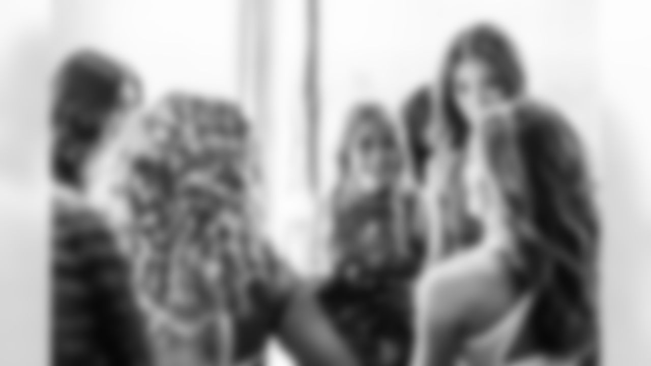 SAN FRANCISCO, CA - February 01, 2026 - Tampa Bay Buccaneers Pro Bowl Cheerleader Savannah during rehearsals. Photo By Tori Richman/Tampa Bay Buccaneers