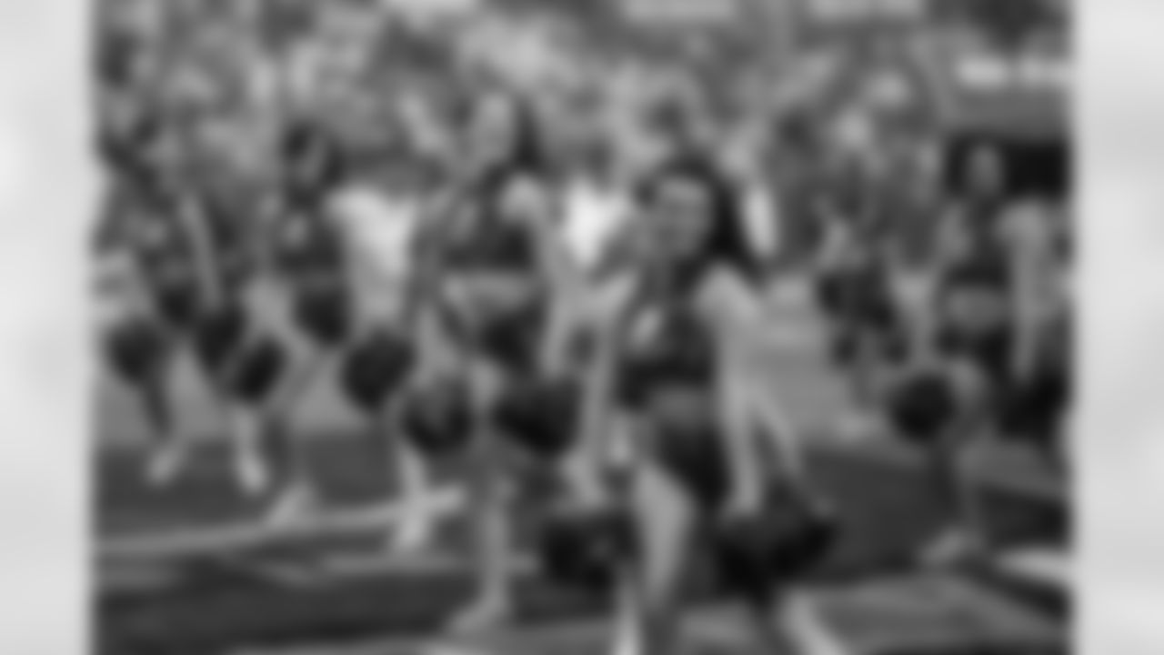 TAMPA, FL - January 03, 2026 - The Carolina Panthers and Tampa Bay Buccaneers play a regular season game at Raymond James Stadium. The Bucs won the game, 16-14. Photo By Tori Richman/Tampa Bay Buccaneers