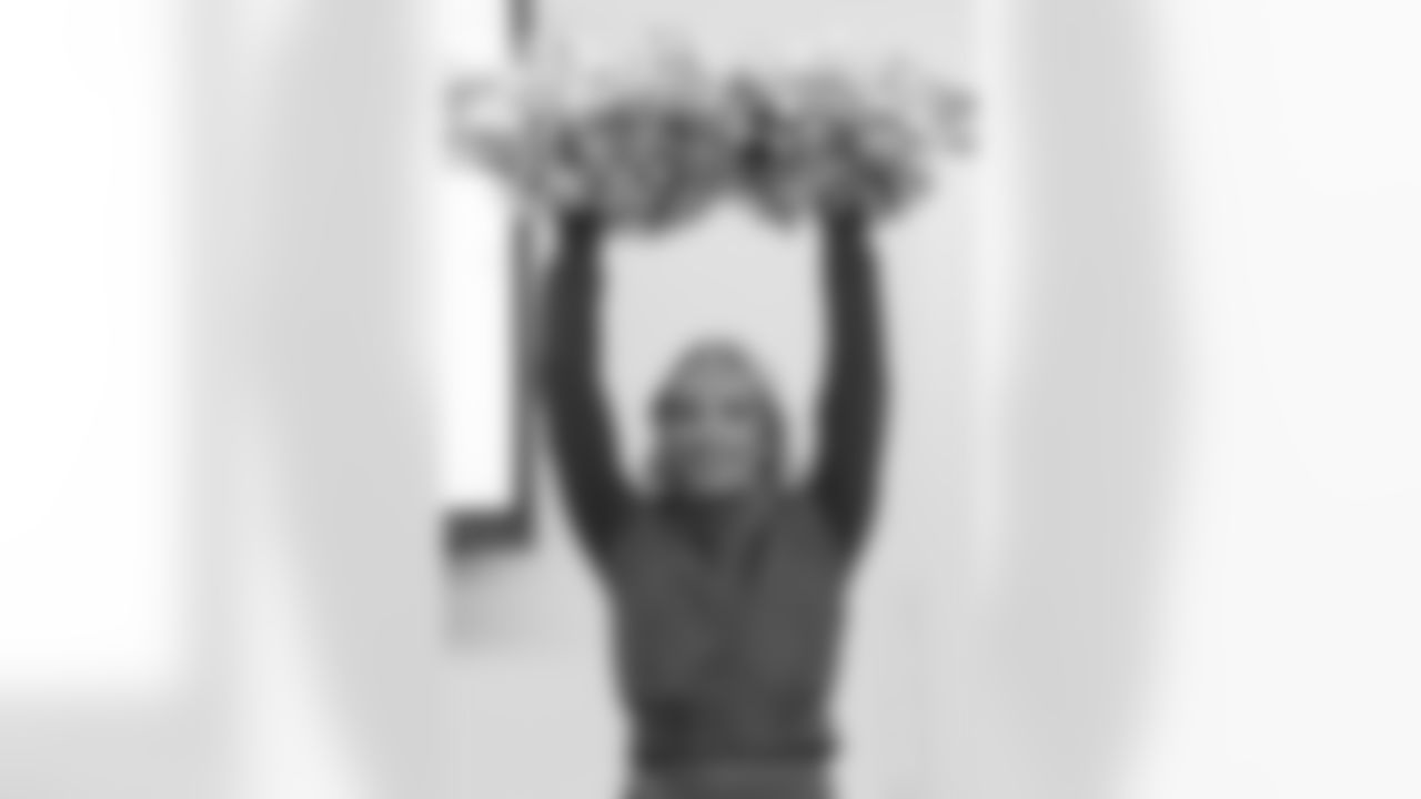 TAMPA, FL - March 03, 2026 - Tampa Bay Buccaneers Cheerleaders during the National Reading Month celebration hosted by The Tampa Bay Buccaneers and Dr. Seuss Enterprises at Potter Elementary School. Photo By Doug DeFelice/Tampa Bay Buccaneers