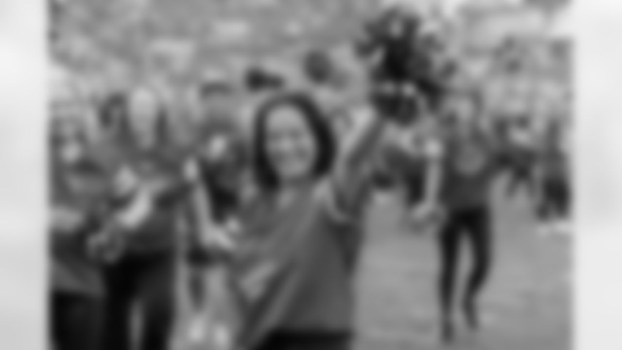 TAMPA, FL - December 07, 2025 - The Tampa Bay Buccaneers and New Orleans Saints during a regular season game at Raymond James Stadium. The Bucs lost the game, 24-20. Photo By Doug DeFelice/Tampa Bay Buccaneers