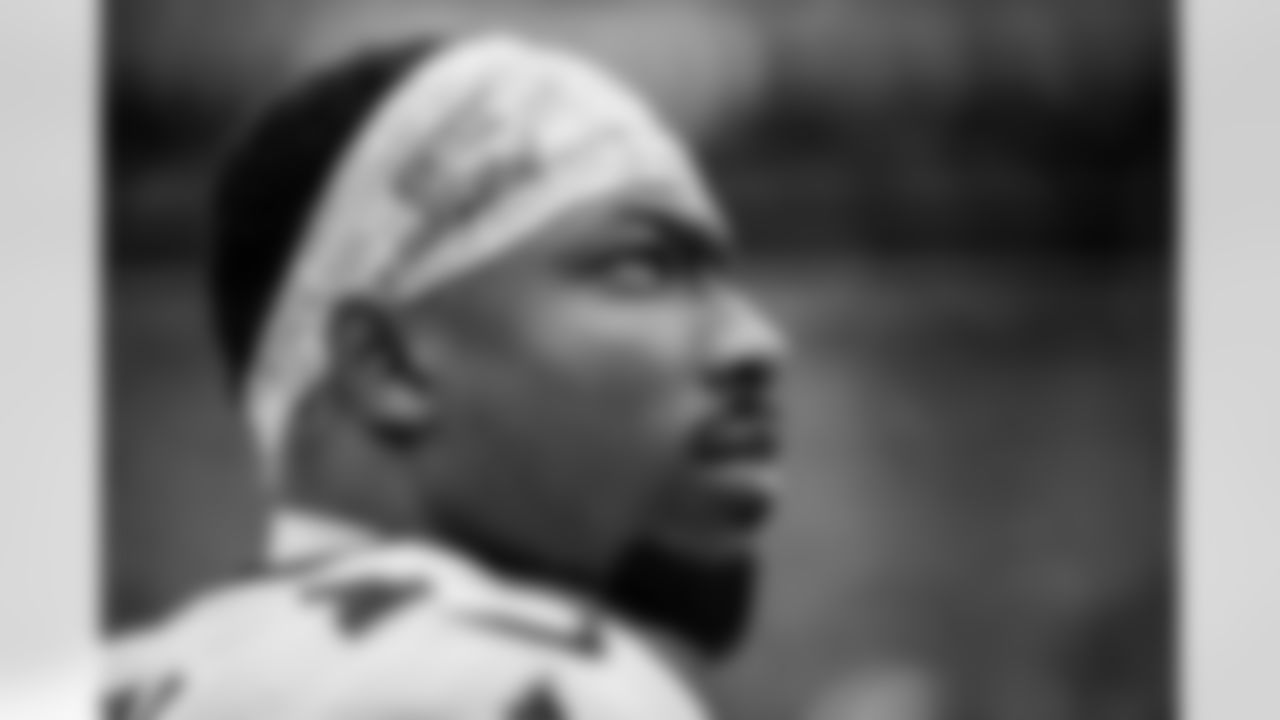 CHARLOTTE, NC - December 21, 2025 - Wide Receiver Tez Johnson #15 of the Tampa Bay Buccaneers before the game between the Tampa Bay Buccaneers and Carolina Panthers. The Bucs lost the game, 23-20. Photo By Tori Richman/Tampa Bay Buccaneers