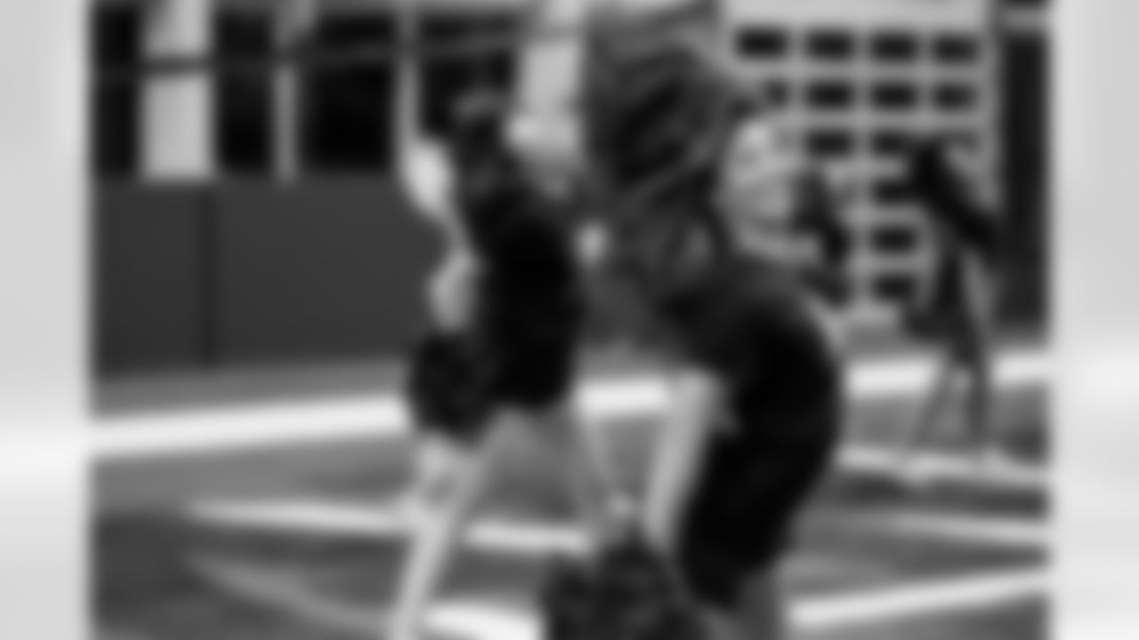 TAMPA, FL - December 04, 2025 - Tampa Bay Buccaneers Cheerleaders field rehearsal at AdventHealth Training Center. Photo By Tori Richman/Tampa Bay Buccaneers