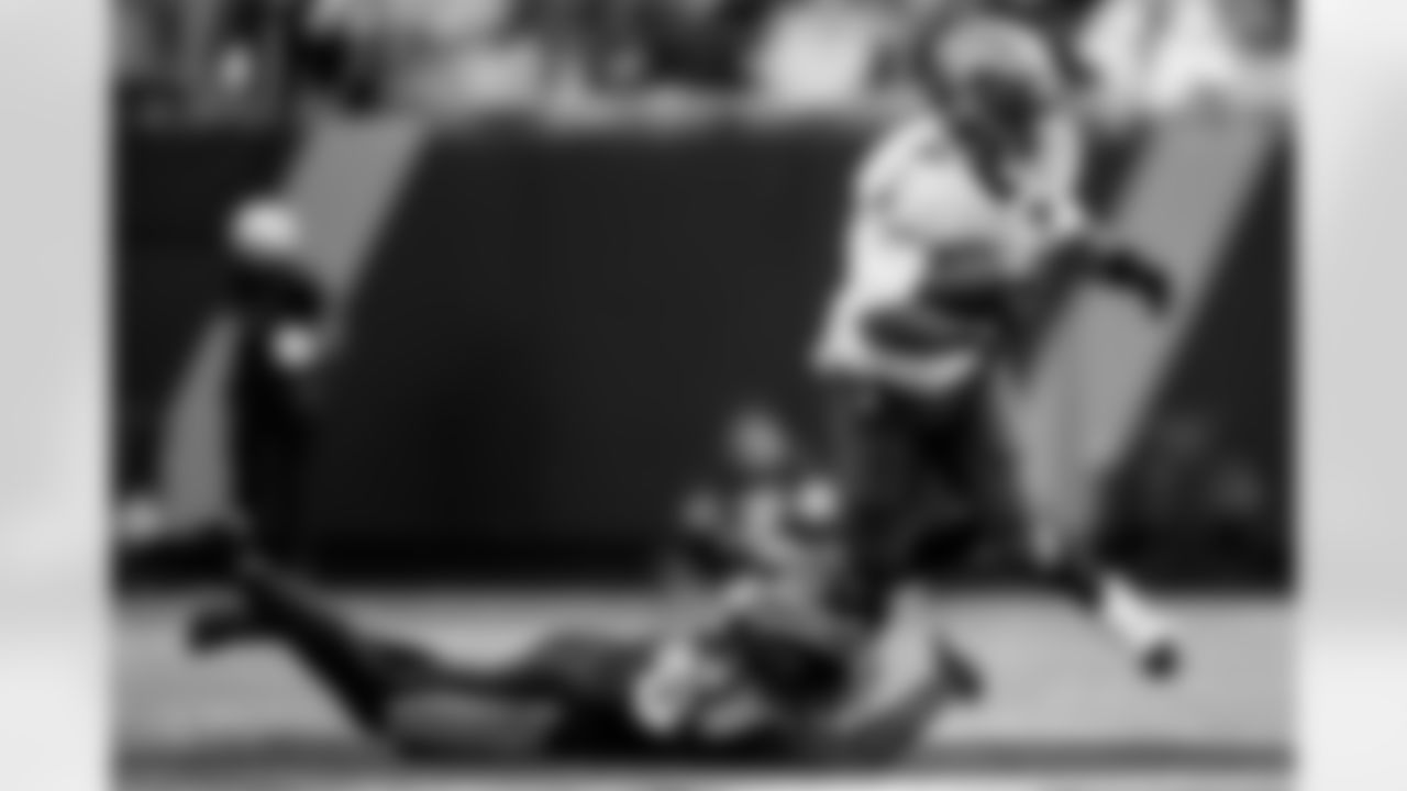 CHARLOTTE, NC - December 21, 2025 - Running Back Bucky Irving #7 of the Tampa Bay Buccaneers during the game between the Tampa Bay Buccaneers and Carolina Panthers. The Bucs lost the game, 23-20. Photo By Kyle Zedaker/Tampa Bay Buccaneers