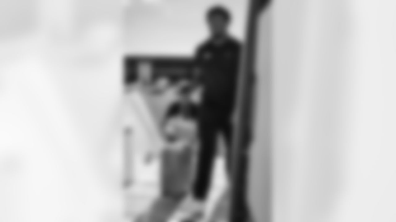 TAMPA, FL - December 27, 2025 - Defensive Lineman Elijah Roberts #95 of the Tampa Bay Buccaneers departs Tampa for a Week 17 game against the Miami Dolphins. Photo By Tori Richman/Tampa Bay Buccaneers