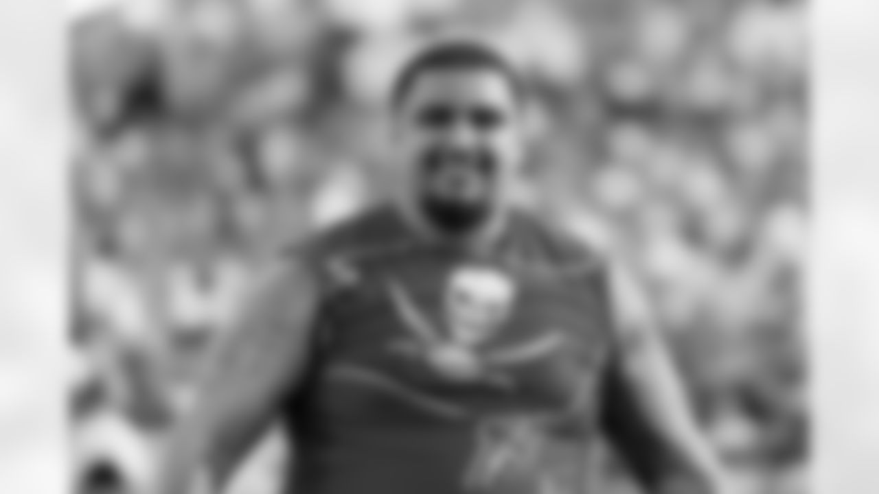 TAMPA, FL - November 30, 2025 - Tampa Bay Buccaneers Cheerleaders during the game between the Arizona Cardinals and Tampa Bay Buccaneers. The Bucs won the game, 20-17. Photo By Doug DeFelice/Tampa Bay Buccaneers