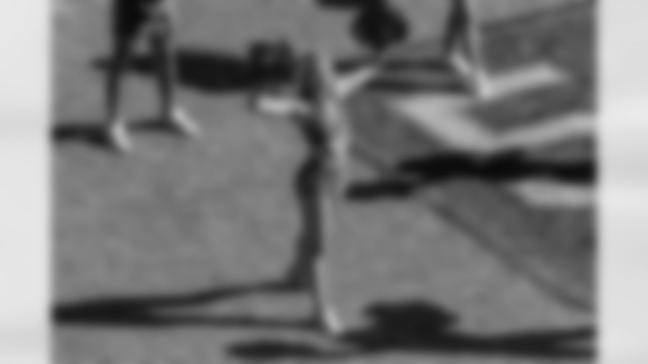 TAMPA, FL - November 30, 2025 - Tampa Bay Buccaneers Cheerleaders during the game between the Arizona Cardinals and Tampa Bay Buccaneers. The Bucs won the game, 20-17. Photo By Mike Carlson/Tampa Bay Buccaneers