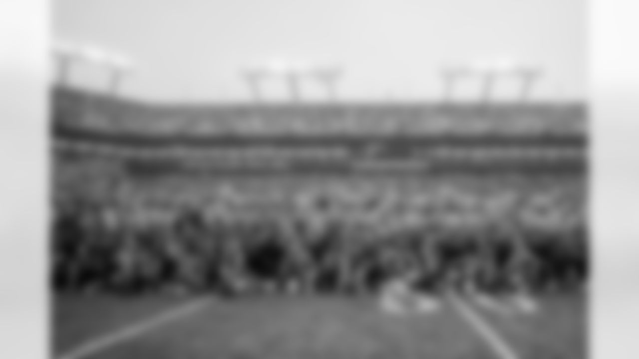 TAMPA, FL - December 07, 2025 - The Tampa Bay Buccaneers and New Orleans Saints during a regular season game at Raymond James Stadium. The Bucs lost the game, 24-20. Photo By Tori Richman/Tampa Bay Buccaneers