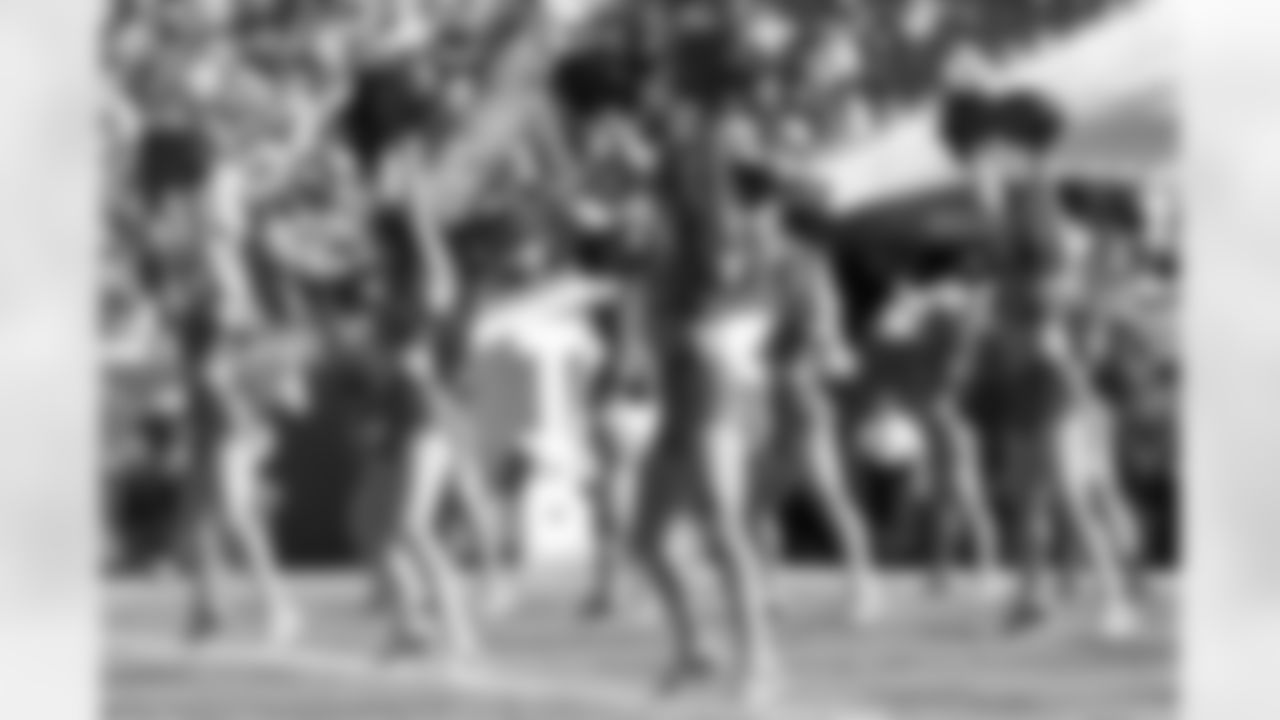 TAMPA, FL - November 30, 2025 - Tampa Bay Buccaneers Cheerleaders during the game between the Arizona Cardinals and Tampa Bay Buccaneers. The Bucs won the game, 20-17. Photo By Doug DeFelice/Tampa Bay Buccaneers