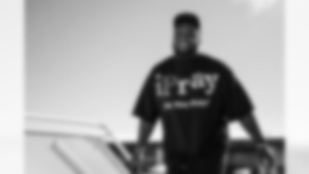 TAMPA, FL - December 20, 2025 - The Tampa Bay Buccaneers depart before the Week 16 game against the Carolina Panthers. Photo By Tori Richman/Tampa Bay Buccaneers