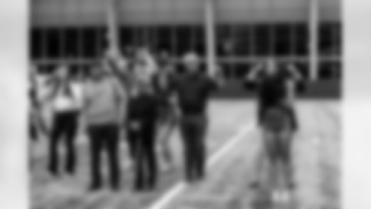 TAMPA, FL - January 02, 2026 - Tampa Bay Buccaneers Cheerleaders field rehearsal at AdventHealth Training Center. Photo By Tori Richman/Tampa Bay Buccaneers