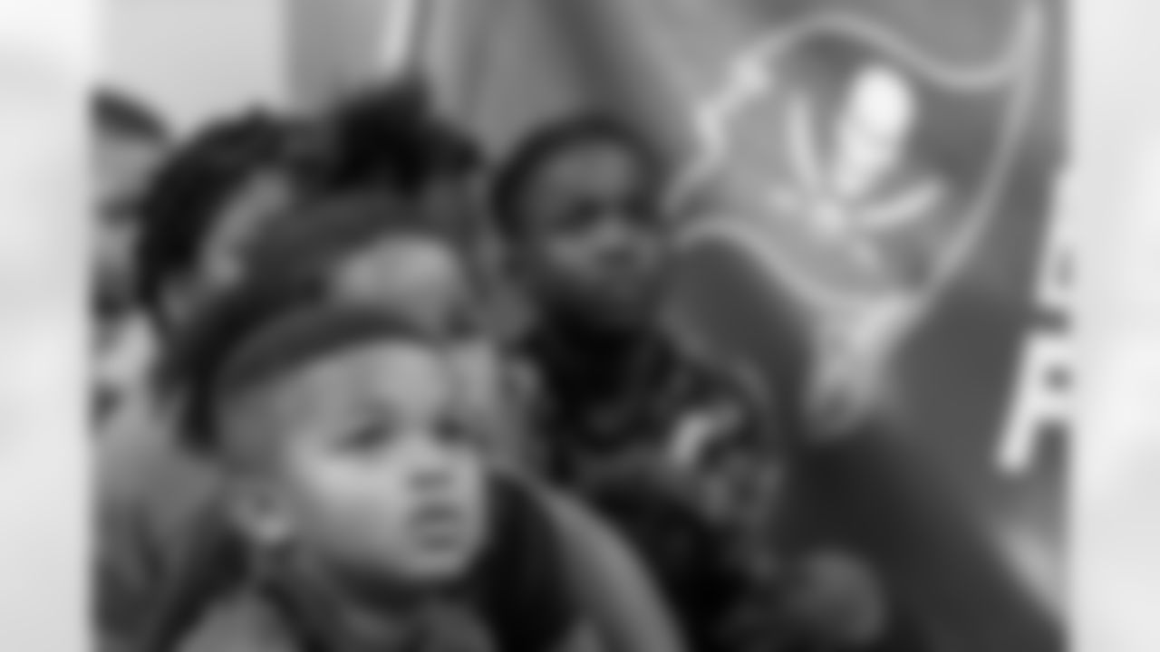 TAMPA, FL - March 03, 2026 - The Tampa Bay Buccaneers and Dr. Seuss Enterprises celebrate National Reading Month at Potter Elementary School. Photo By Doug DeFelice/Tampa Bay Buccaneers